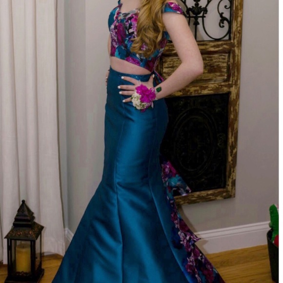 Ellie Wilde Two-Piece Prom Dress - Picture 2 of 4